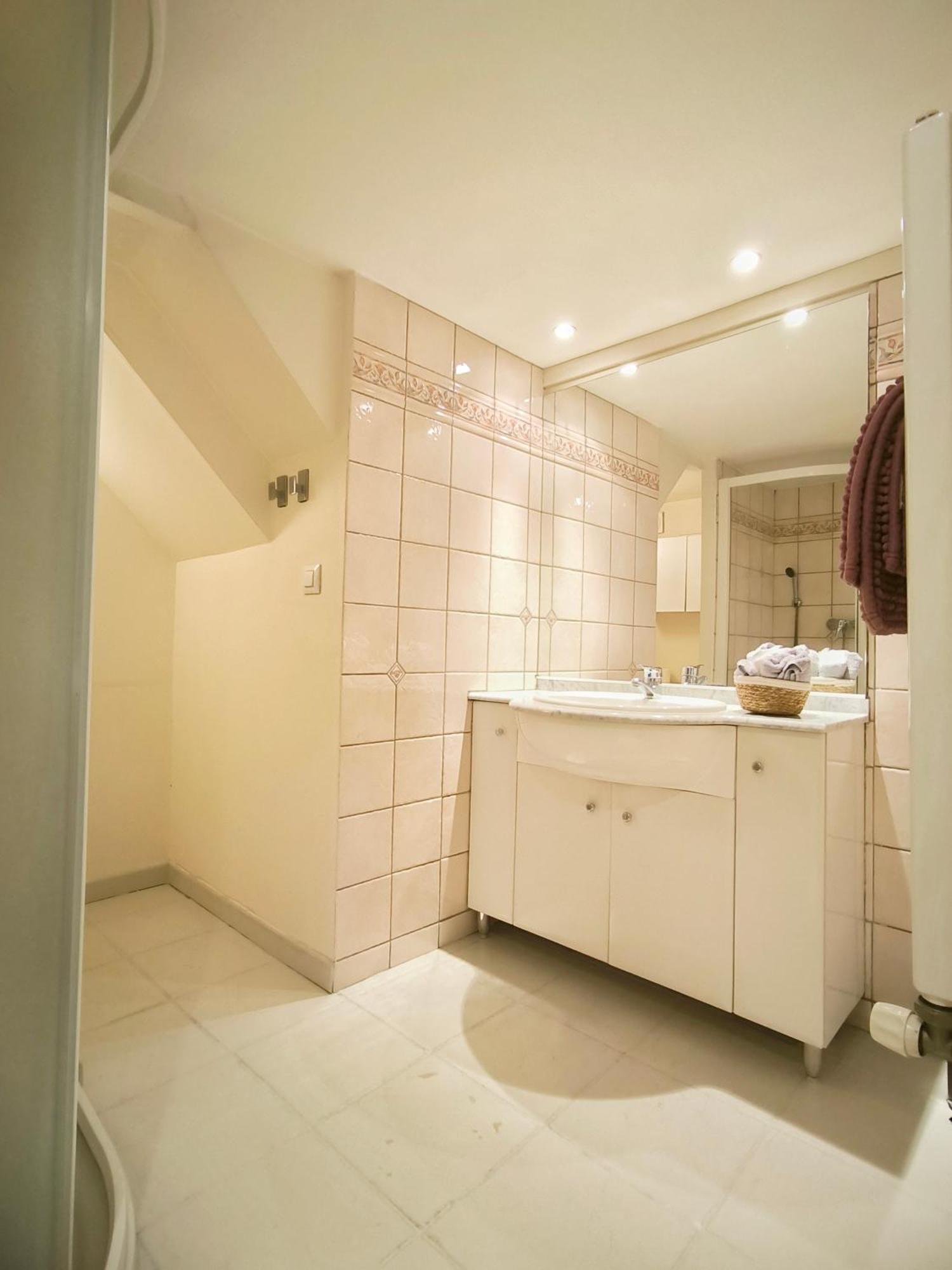 Superbe Appartement Avec Jardin Quart Mazarin Aix-en-Provence Luaran gambar