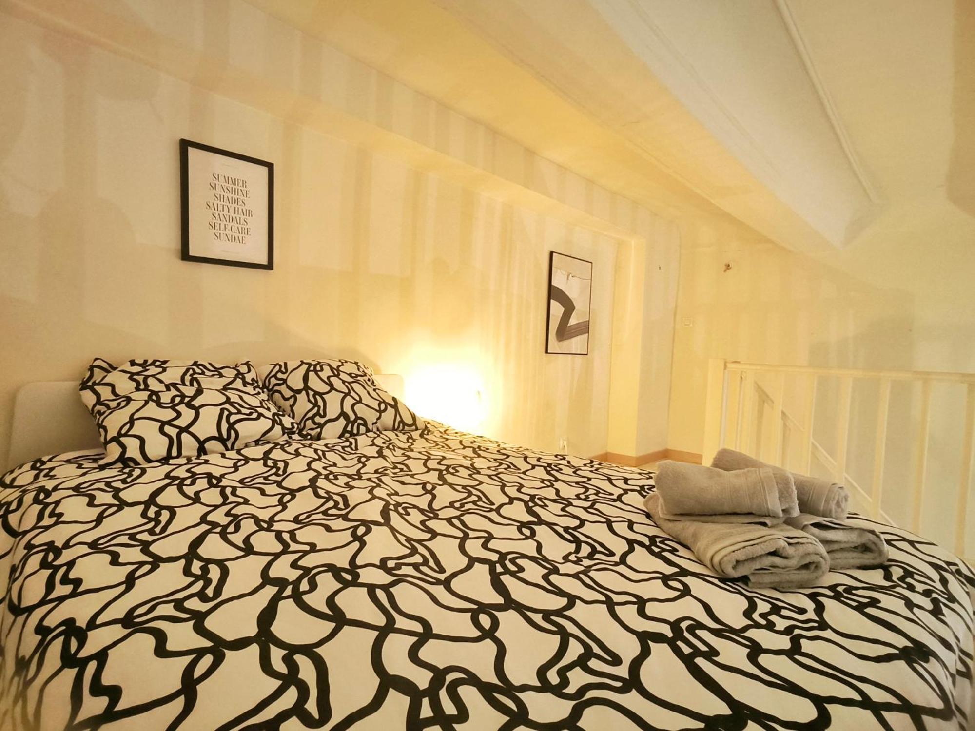 Superbe Appartement Avec Jardin Quart Mazarin Aix-en-Provence Luaran gambar