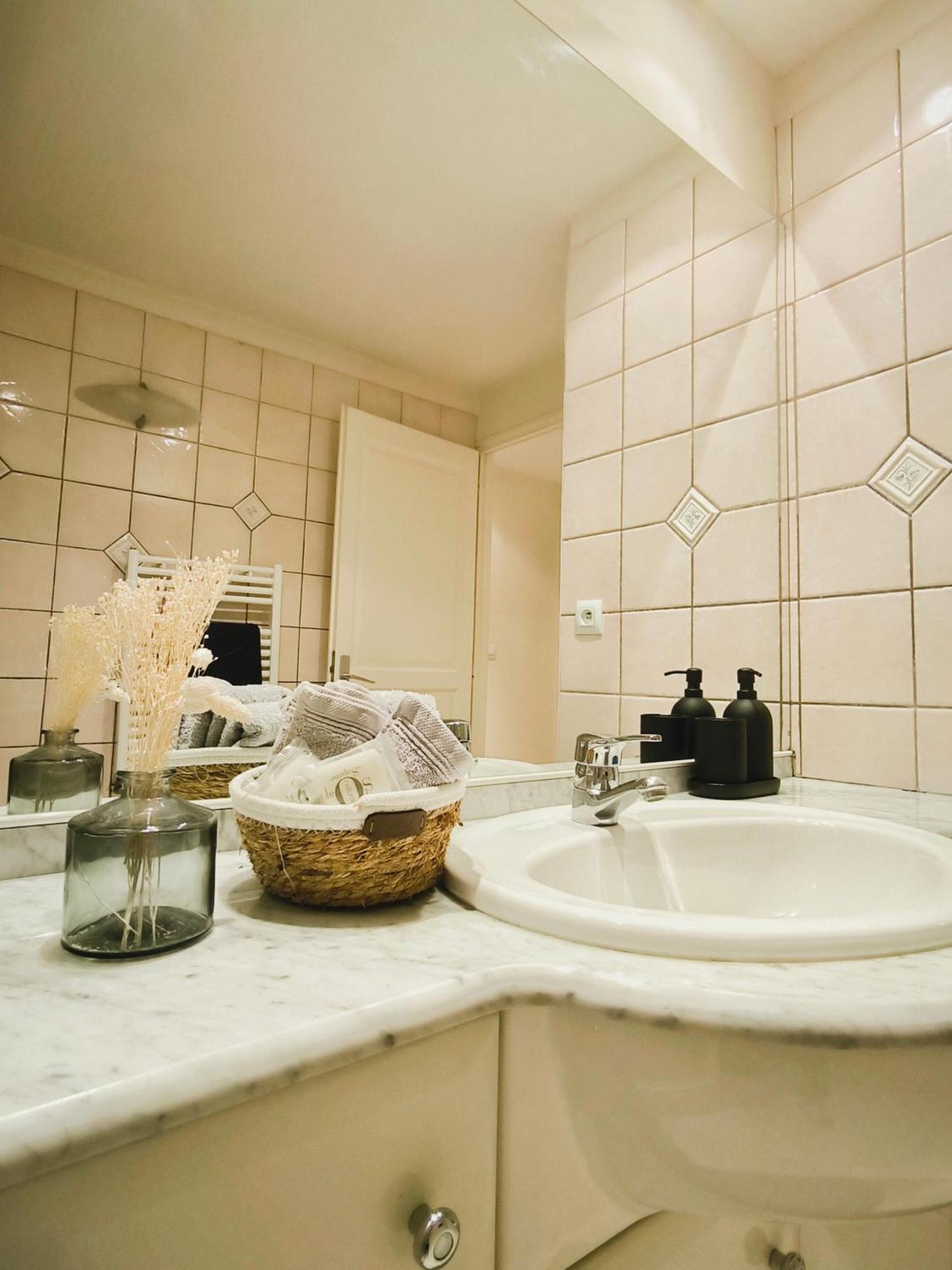 Superbe Appartement Avec Jardin Quart Mazarin Aix-en-Provence Luaran gambar